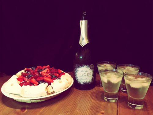Pavlova Fruits rouges et On The Rocks Blanquette