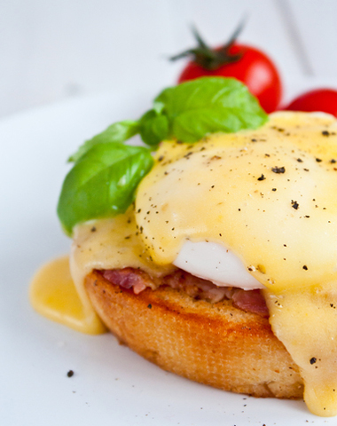 idée recette brunch, oeuf bénédicte